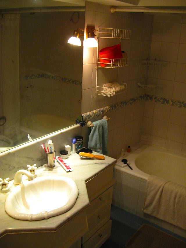 bathroom-1a.jpg