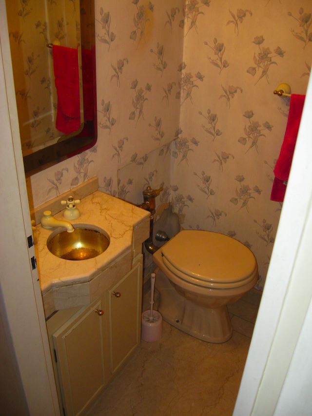 bathroom-2.jpg