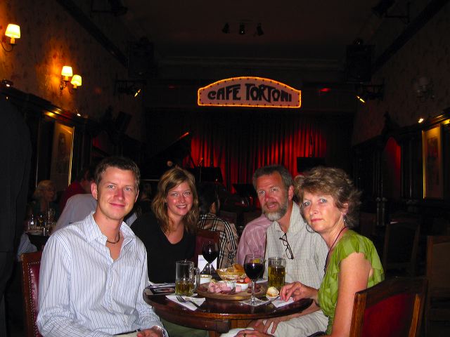 cafe_tortoni_02a.jpg