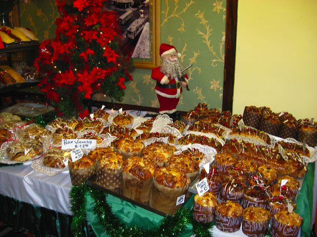 christmas_cakes.jpg
