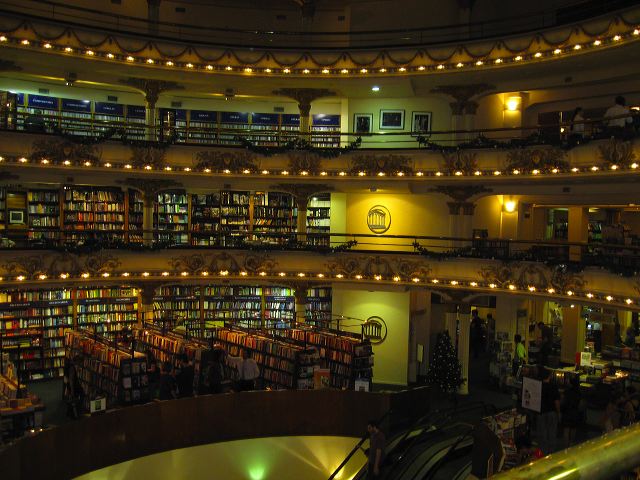 el_ateneo_bookstore_02.jpg