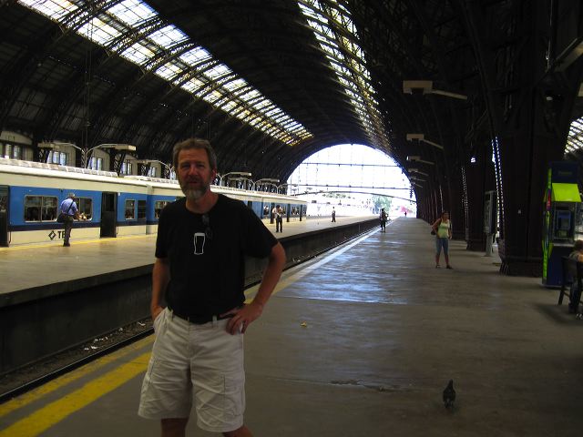 retiro_train_station.jpg