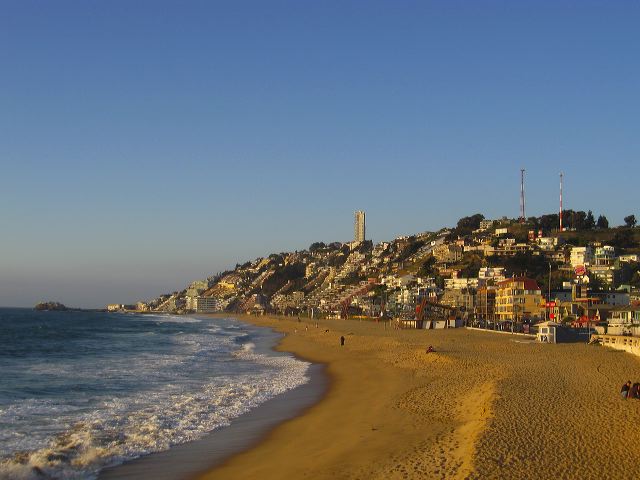 renaca-hillside01.jpg