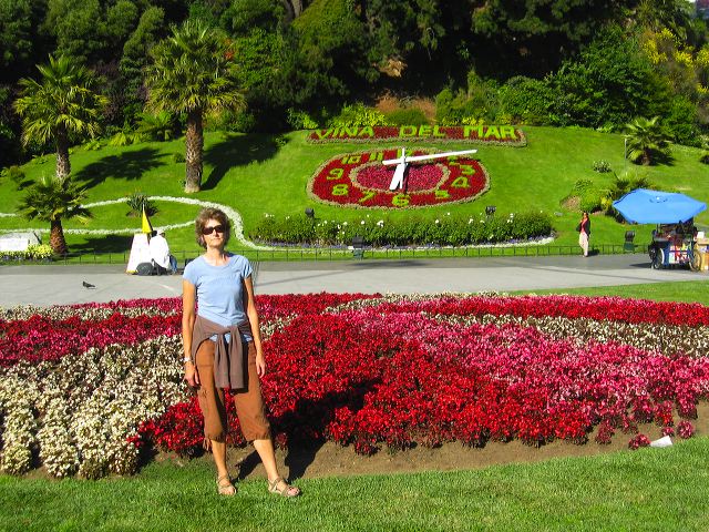 sue-at-vina-clock.jpg